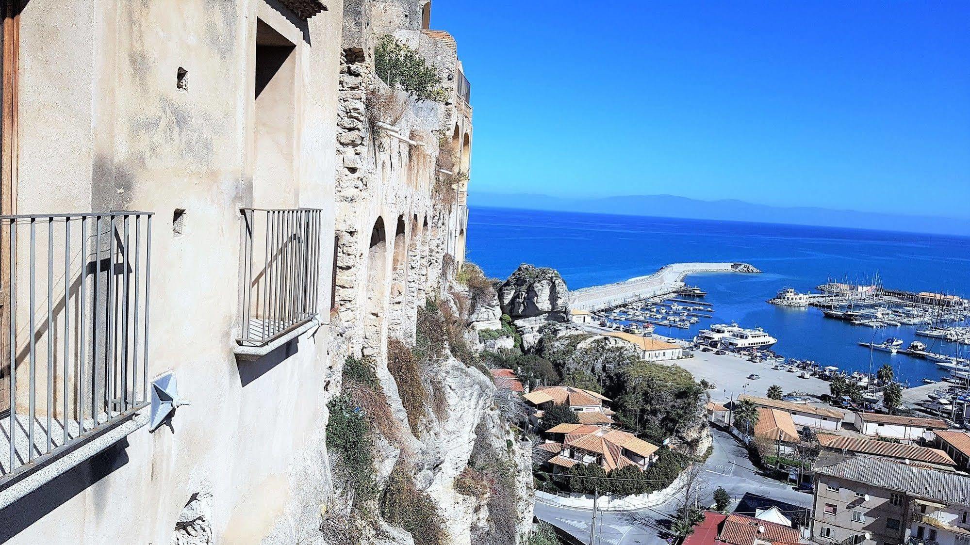 مبيت وإفطار تروبيا Residenza Il Duomo المظهر الخارجي الصورة